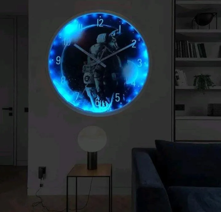 Reloj Mural Silencioso Luminoso Astronauta 30 Cm - Imagen 6