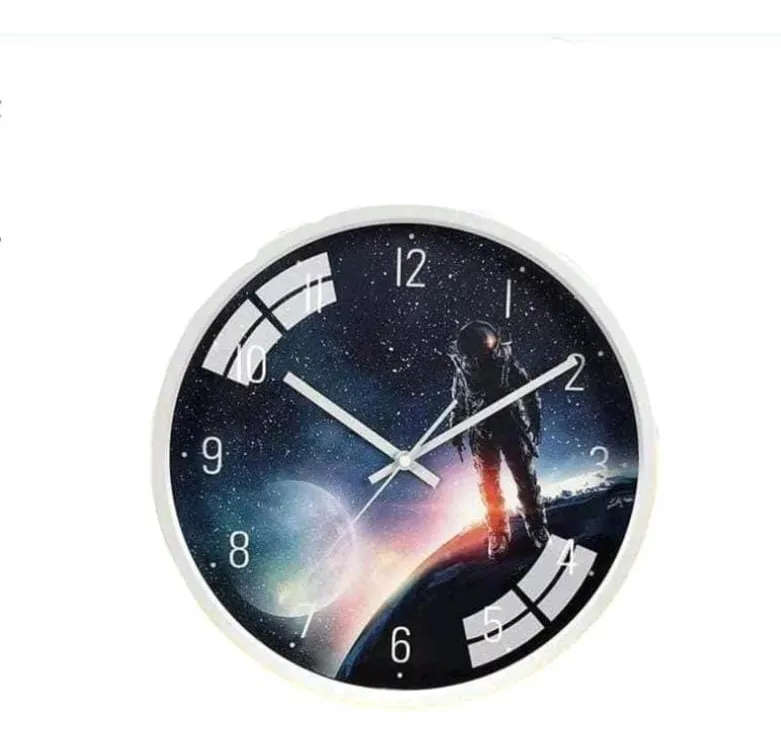 Reloj Mural Silencioso Luminoso Astronauta 30 Cm - Imagen 9